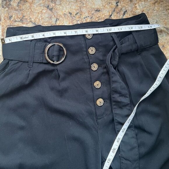 Abercrombie and Fitch high-rise crop pant - Picture 2 of 6